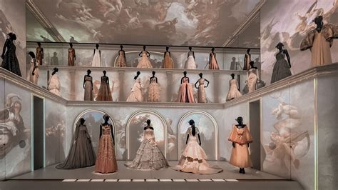 exposition dior paris 2021|la galerie dior book.